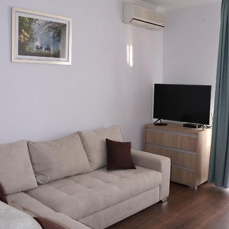 Liget Apartmanhaz เคฮีดาคุชทานี ภายนอก รูปภาพ