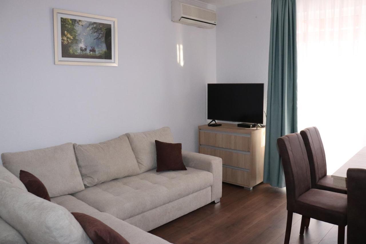 Liget Apartmanhaz เคฮีดาคุชทานี ภายนอก รูปภาพ