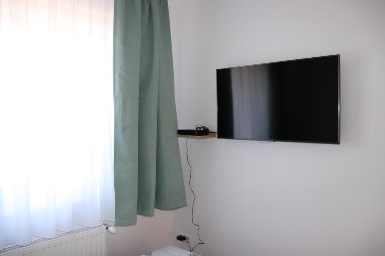 Liget Apartmanhaz เคฮีดาคุชทานี ภายนอก รูปภาพ