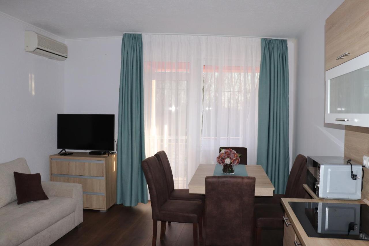 Liget Apartmanhaz เคฮีดาคุชทานี ภายนอก รูปภาพ