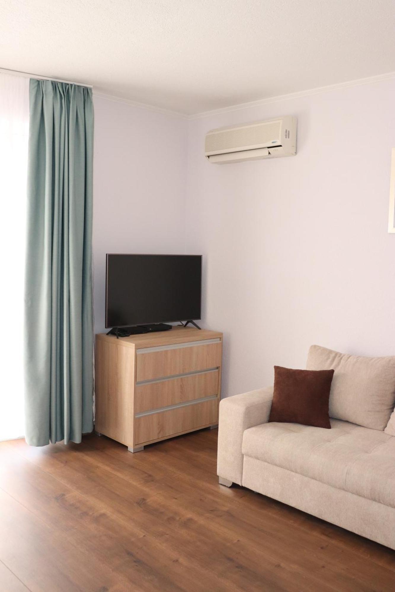 Liget Apartmanhaz เคฮีดาคุชทานี ภายนอก รูปภาพ